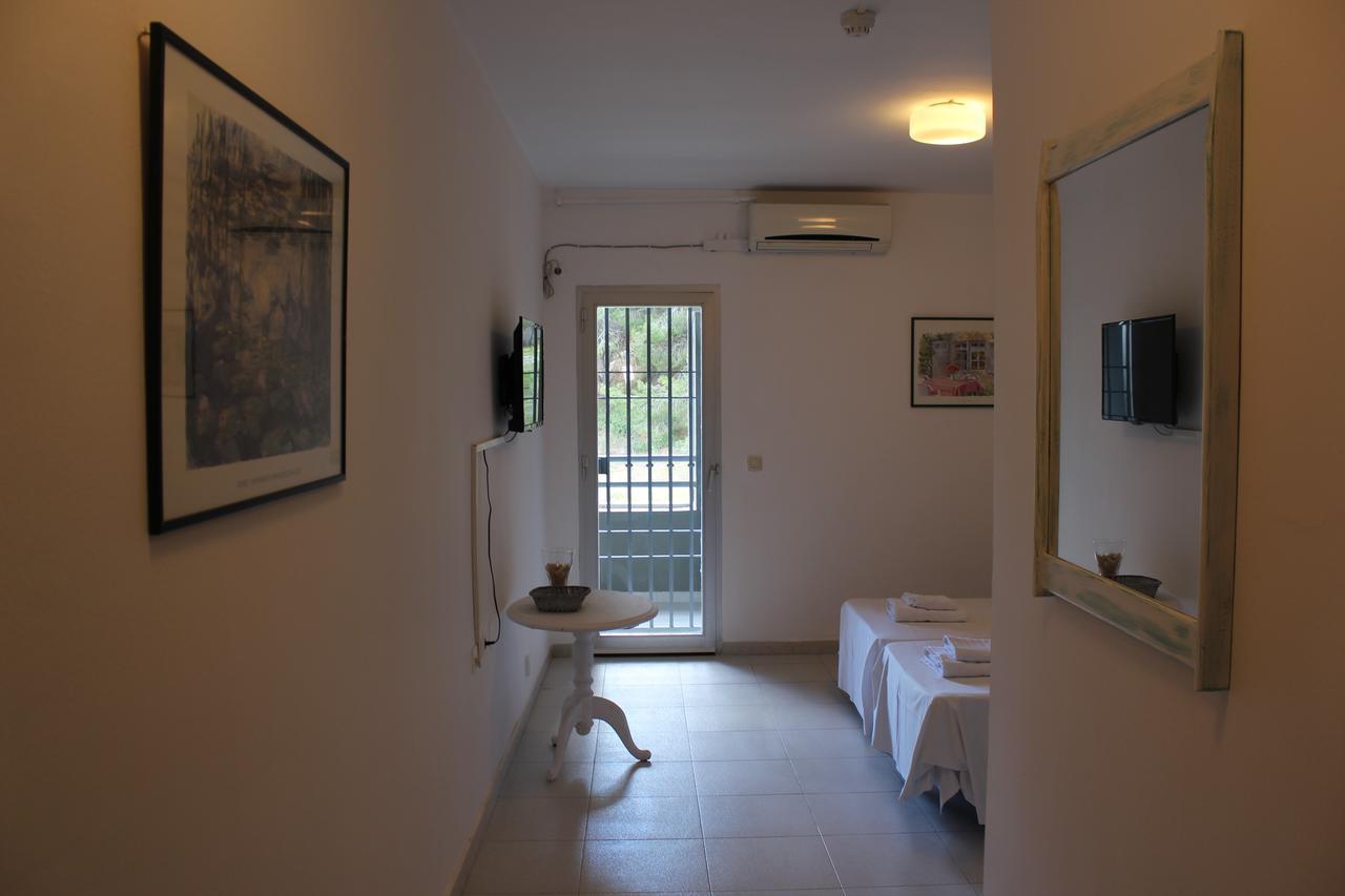 Hostal La Torre 阿尔姆尼卡 外观 照片
